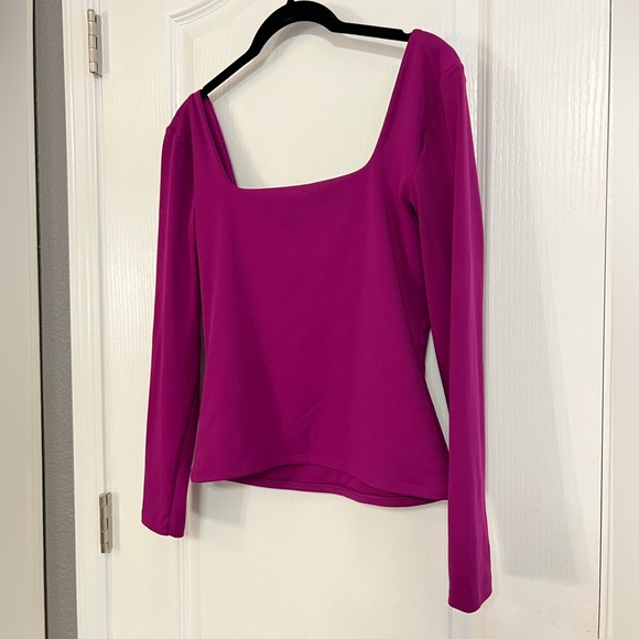 Express Body Contour High Compression Square Neck Long Sleeve Tee Top - MEDIUM - Picture 5 of 8